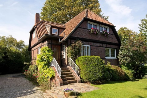 East side, built ca. 1933-1935, architect: Friedrich Kühnen, gabled crippled hipped roof