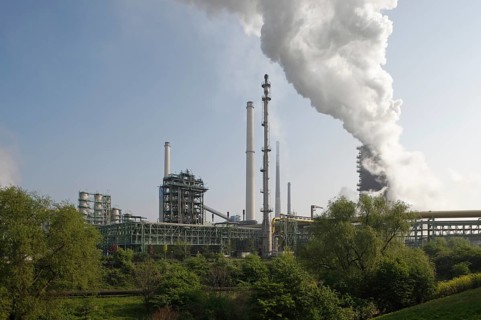 View of the Schwelgern coking plant and blast furnace works (known as the Hamborn furnace group)