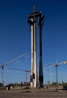 Monument to the Fallen Shipyard Workers, erected in 1980, general view