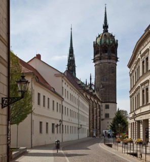 Castle church built around 1500, later altered several times, tower 1883-92 by Friedrich Adler,