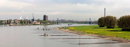 View from the A40 motorway to Alt-Homberg and the industrial plants of Thyssen-Krupp and the Hotel