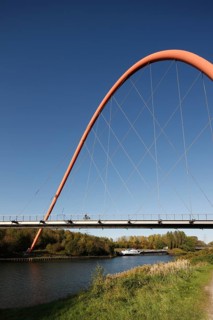 Nordsternpark, Rote Brücke (double arch bridge over the Rhine-Herne Canal)