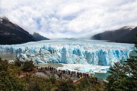 Visitors on the platforms at the Perito Moreno Glacier, glacier tongue, glacier break, Los