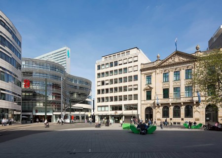 University building on Schadowplatz, former Niederrheinische Bank building, on the left the