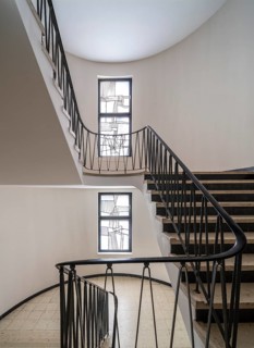 Krefeld, Ürdingen, Meistermann House, former Protestant parish hall. Staircase with glass window by