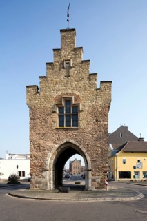 Field side, restored in 1862 according to plans by the Cologne cathedral master builder Zwirner and