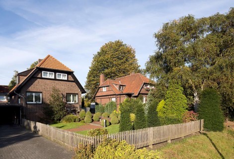 East side, built ca. 1933-1935, architect: Friedrich Kühnen, gabled crippled hipped roofs