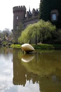 Moyland, castle park in spring