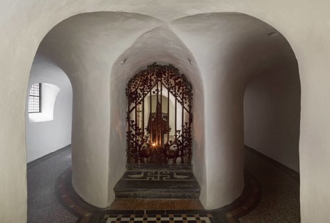 Ring crypt with tomb of St Liudger, view from the east