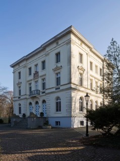 Düsseldorf-Himmelgeist, Mickeln Castle, Guest House of the Heinrich Heine University