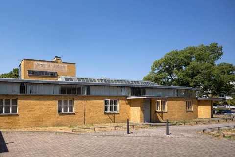 Dessau, former labour office by Walter Gropius, east view