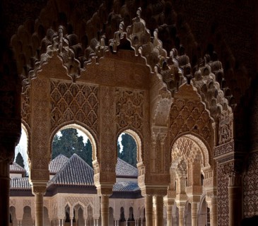 Nasrid Palace, Court of Lions, view from the western to the eastern pavilion