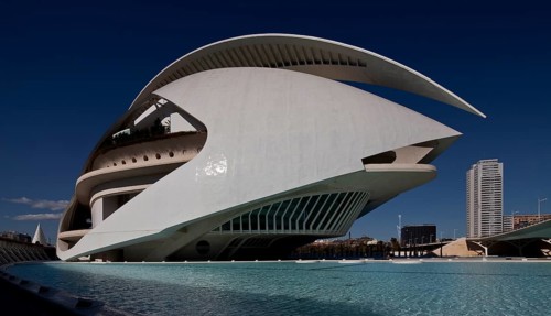 City of Arts and Sciences (cat./val. Ciutat de les Arts i de les Ciències), Opera House QUEEN