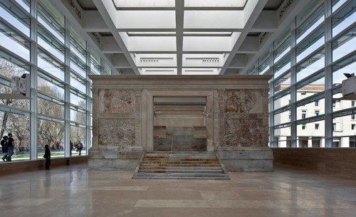 New museum building 2006 by Richard Meier, Great Hall with altar
