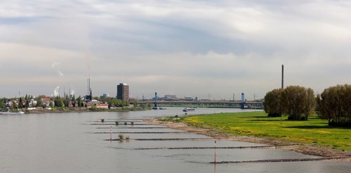 View from the A40 motorway to Alt-Homberg and the industrial plants of Thyssen-Krupp and the Hotel