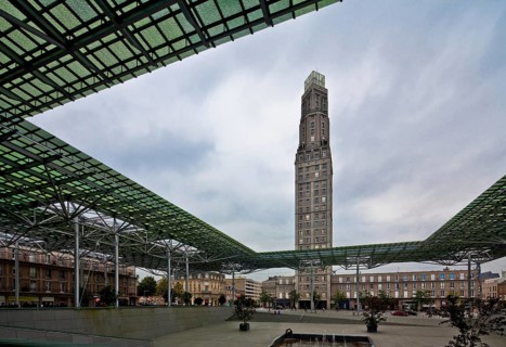 View from the station forecourt, designed by Auguste Perret in 1942, built 1950-52, interior work