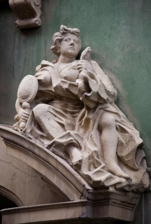 Halle/Saale, Ulrichstraße 7 Portal crowning from 1707