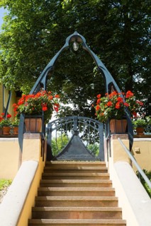 Built in 1902/1903 by Henry van de Velde and extended in 1911. Stairs and garden gate