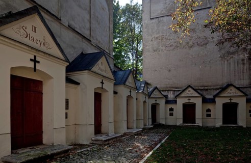 Stations of the Cross between apartment blocks
