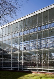 Egon Eiermann 1951-56, glass connecting corridor between administration building and warehouse