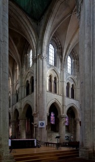 View from the crossing to the south choir wall on the left and into the south transept, St., Sankt,