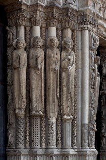 1195-1260 Main construction period, west façade, royal portals 1145-70 with biblical kings, queens,