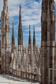 Roof terrace, part of the southern parapet made of wimpergen with cross flowers and pinnacles of