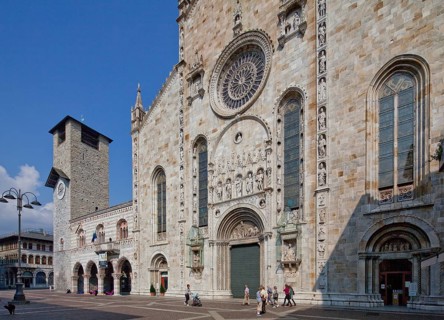 Italy Como Cathedral Started in 1396 Construction continued into the 16th century left Town Hall
