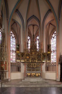Choir with high altar from 1513, Antwerp from the workshop of Adrian van Overbeck and sacrament