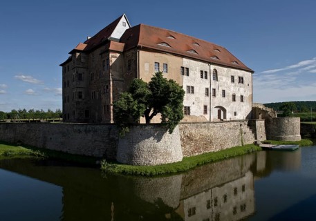 Heldrungen, moated castle