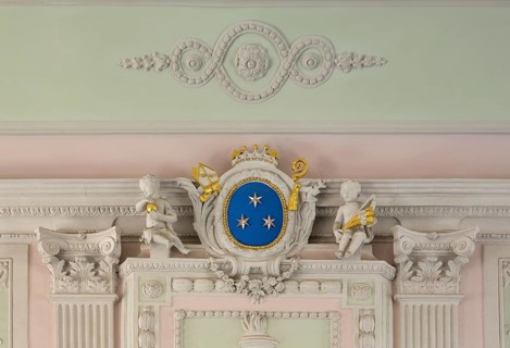 Brauweiler near Pulheim, abbey, prelature building, imperial hall, coat of arms above the fireplace