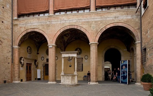 Siena, Chigi Sarazini