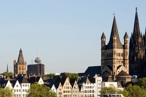 View from the Severinsbrücke bridge, behind it the cathedral, on the left the television tower, WDR