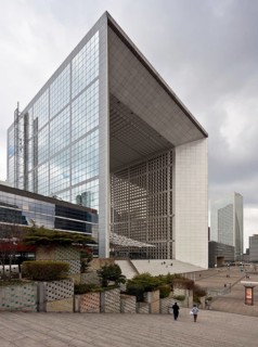 Office and conference building LA GRANDE ARCHE, 1984-89 by Johan Otto von Spreckelsen, cube-shaped