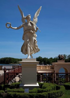 Victoria above the Orangery, design 1837 by C. D. Rauch, zinc casting for Schwerin from 1857 lost,