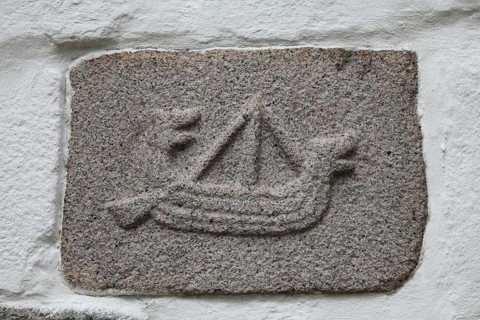 DNK, Langeland, Skroebelev, village church, ca. 12th century, Exteriör, granite sculpture, south