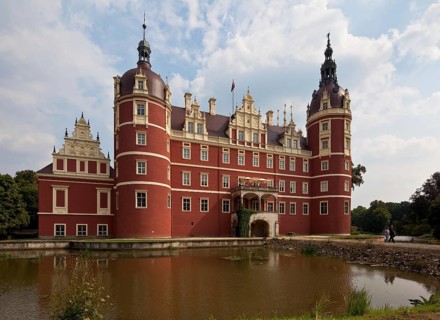 Dutch-influenced neo-Renaissance appearance after remodelling from 1863-66, view from north-west