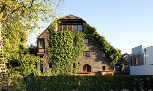 Residential building for Heinrich Campendonck, built by Karl Buschhüter in 1922, north side, on the