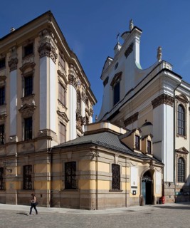 Former Jesuit college, gable of the south wing, gatehouse and western part of the former Jesuit