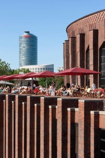 In the background the tower of ERGO Versicherung (formerly VICTORIA)
