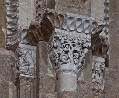 Vezelay, Basilica of Ste-Marie-Madeleine. Interior. Romanesque nave figure capital. Fall of man,