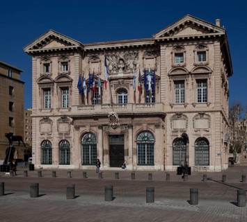 Main façade facing the Vieux-Port, Old Harbour