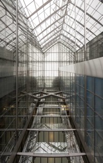 Bonn, Posttower, built 2000-2002 by Murphy/Jahn, interior view with so-called sky gardens View