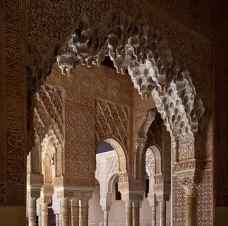 Nasrid Palace, Court of Lions, capitals and stuccoed pillars and arcades