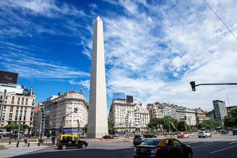 Obelisk, architect Alberto Prebisch, Avenida 9 de Julio, Plaza de la Republica, Buenos Aires,
