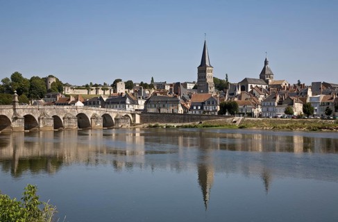 View over the Loire to the old town, Loire bridge, St., Saint, Saint