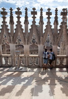 Roof terrace, part of the southern parapet made of wimpergen with cross flowers and pinnacles of