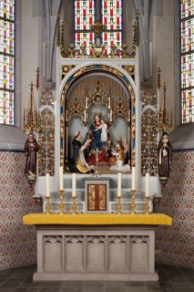 Main altar (with altar cloth and candlesticks), St., Saint, Saint