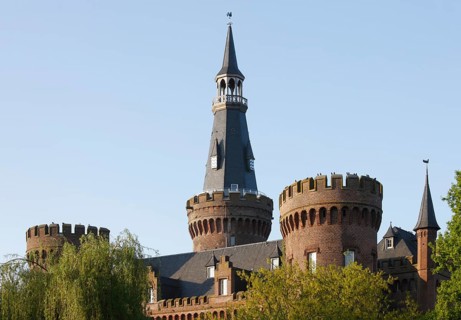 Moyland, castle park in spring