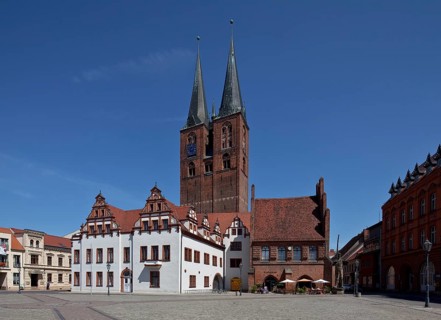 View from south-west, corps wing left 15th century, Renaissance remodelling late 16th century,